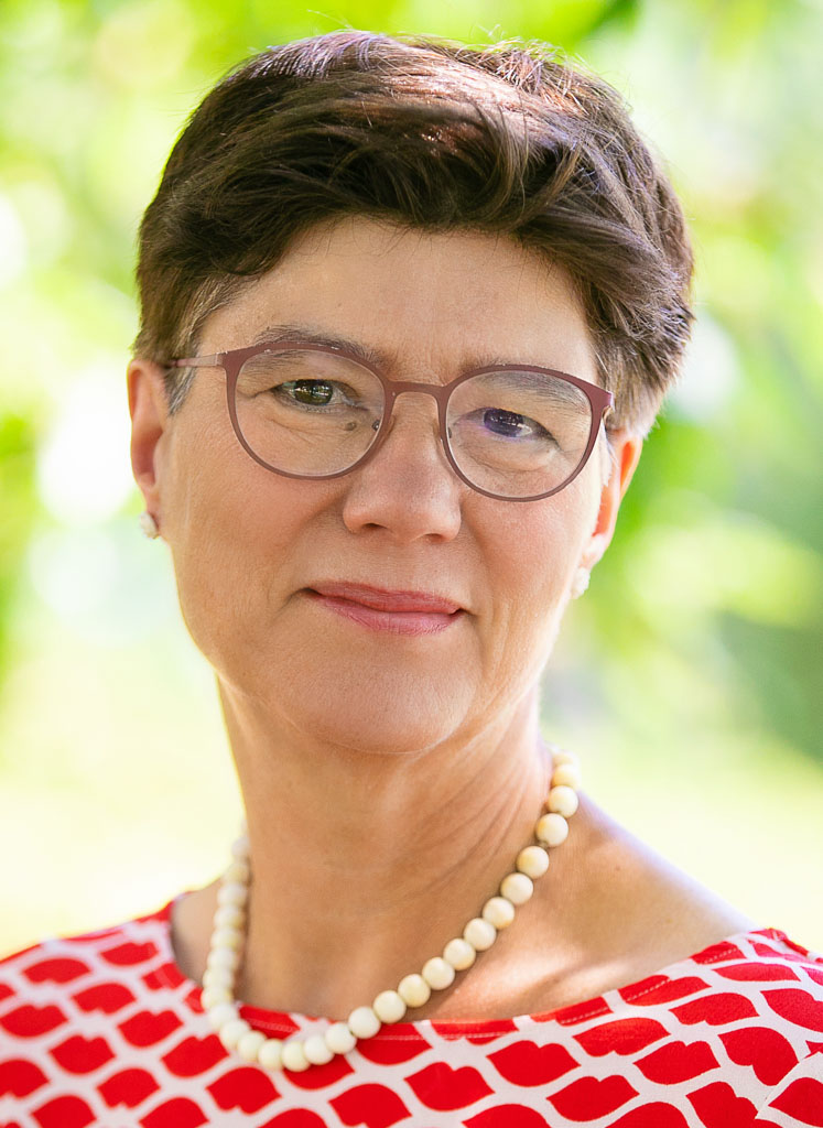 Prof. Dr. Katharina Helming